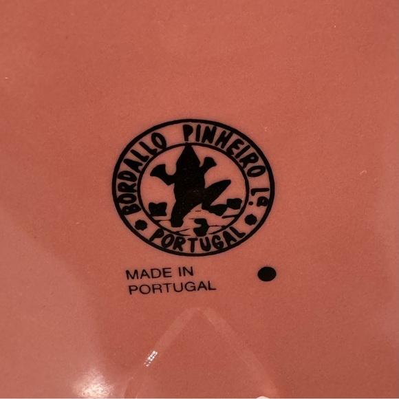 Bordallo Pinheiro Embossed Pink Bunny 8.25" Plate - Picture 3 of 3